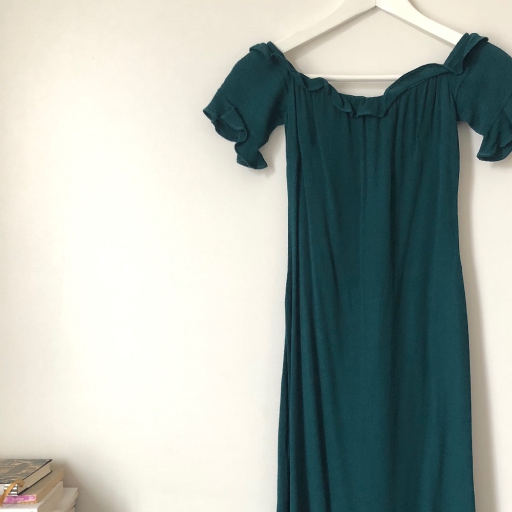 Karlie kloss off shoulder dress